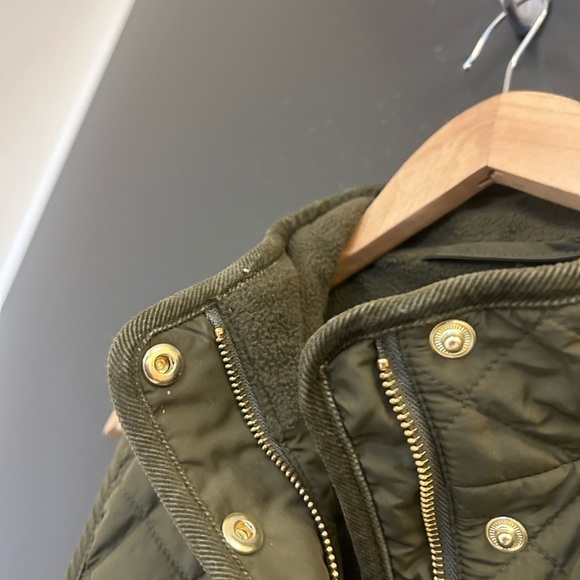 Talbots M petite very good condition barn coat Olive Quilted Vest- equestrian - Picture 3 of 12
